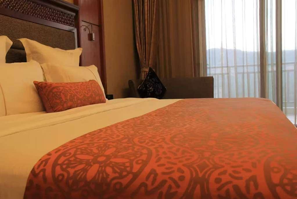 Ramada Plaza Xishuangbanna Hotel Ruang foto