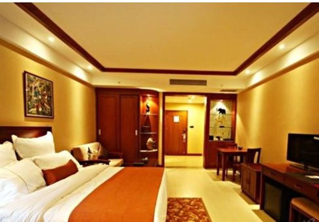 Ramada Plaza Xishuangbanna Hotel Bagian luar foto