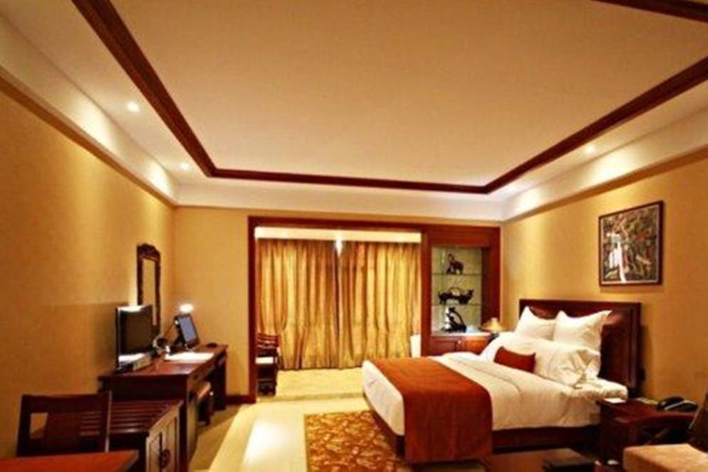 Ramada Plaza Xishuangbanna Hotel Bagian luar foto