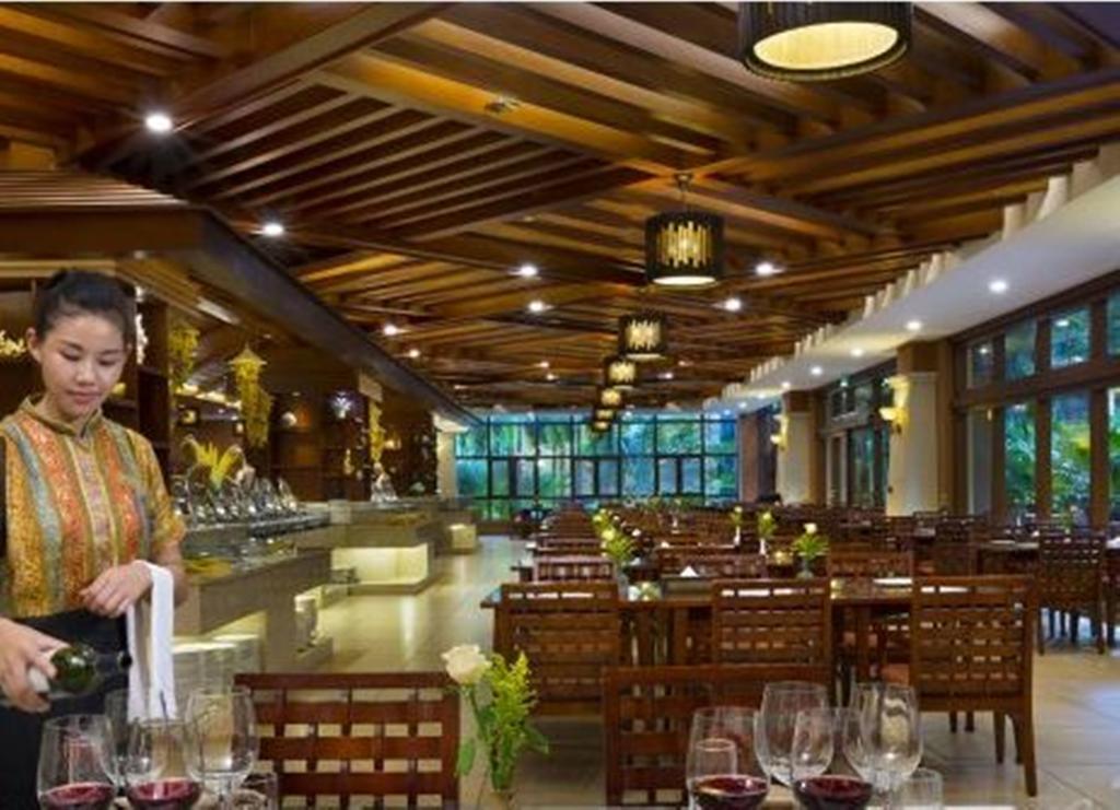 Ramada Plaza Xishuangbanna Hotel Bagian luar foto