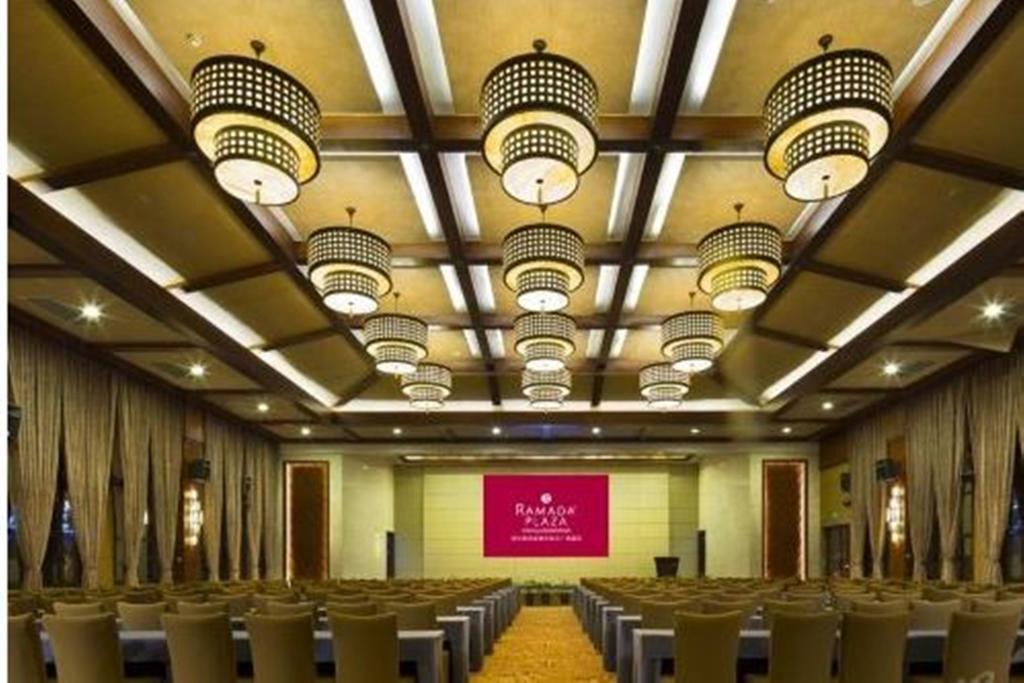 Ramada Plaza Xishuangbanna Hotel Bagian luar foto