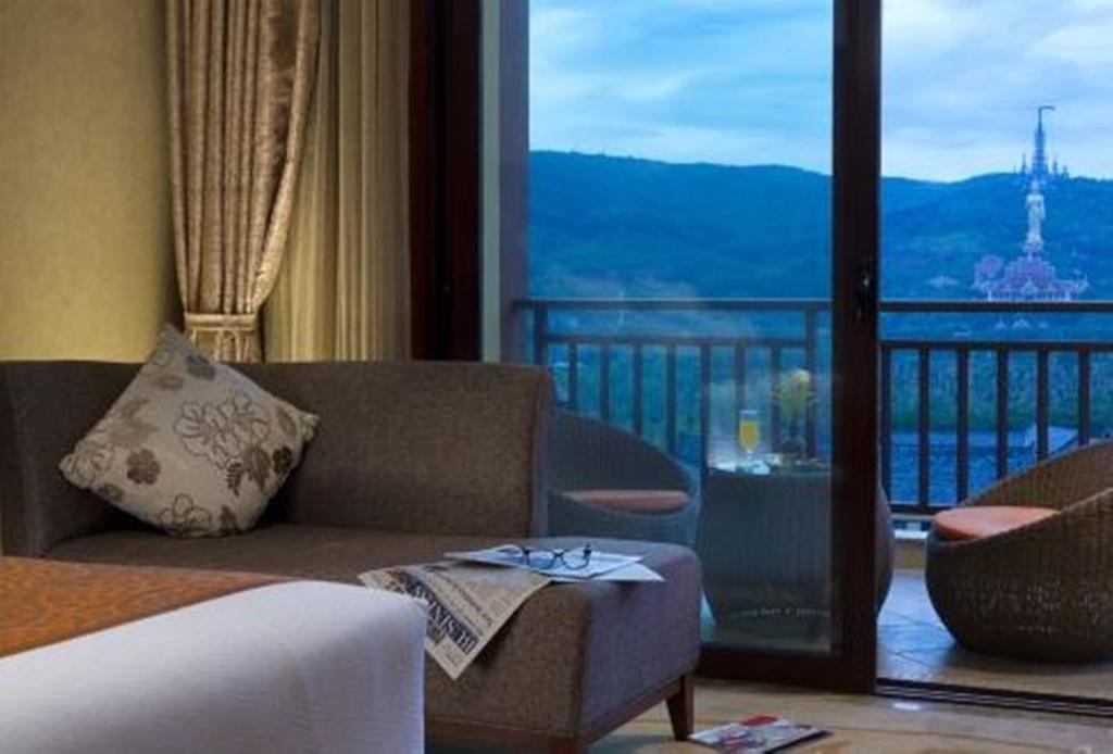 Ramada Plaza Xishuangbanna Hotel Bagian luar foto