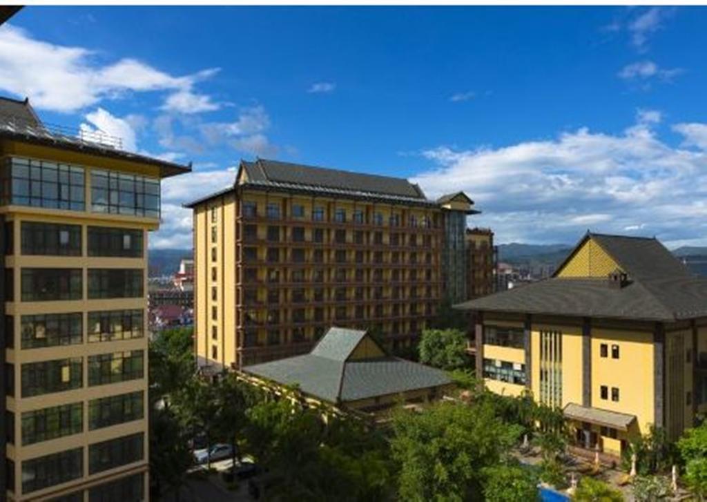 Ramada Plaza Xishuangbanna Hotel Bagian luar foto