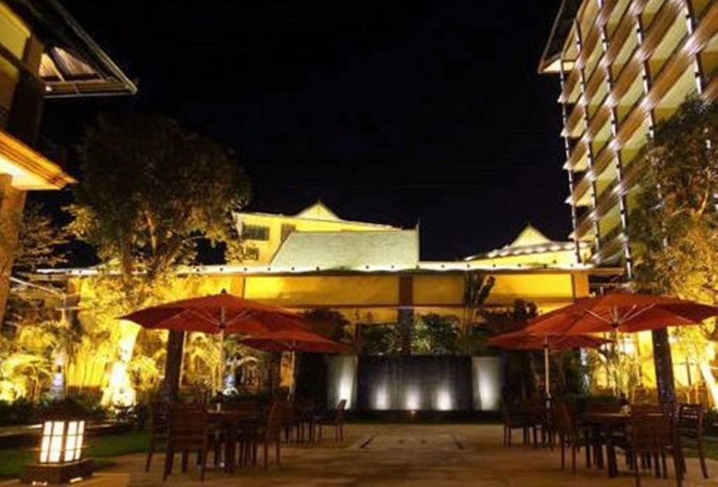 Ramada Plaza Xishuangbanna Hotel Bagian luar foto