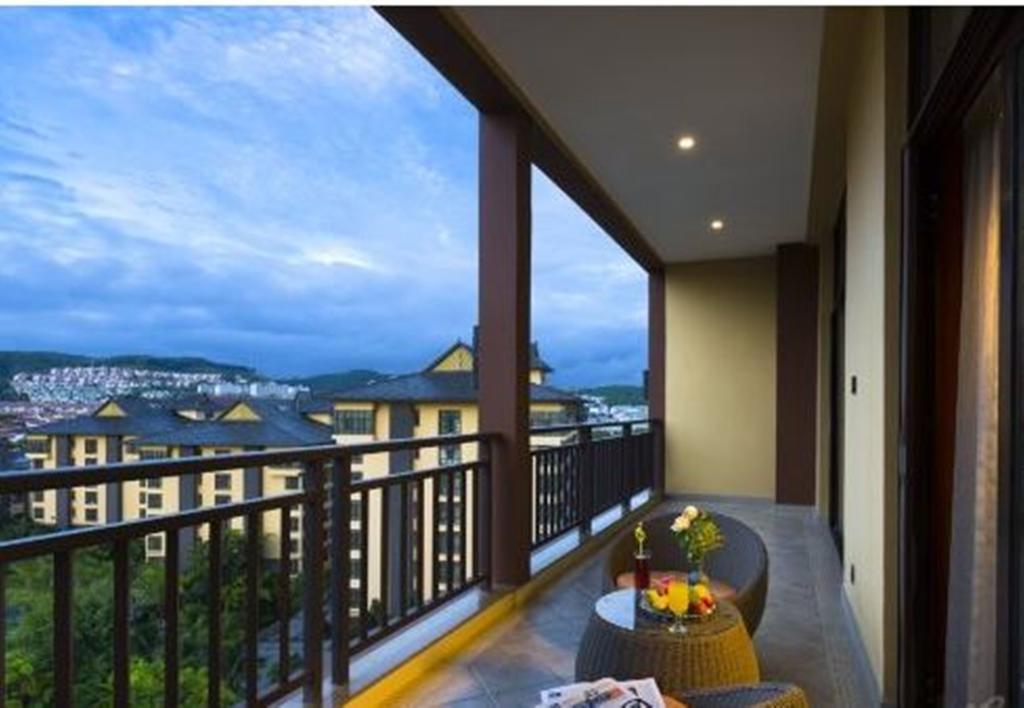 Ramada Plaza Xishuangbanna Hotel Bagian luar foto