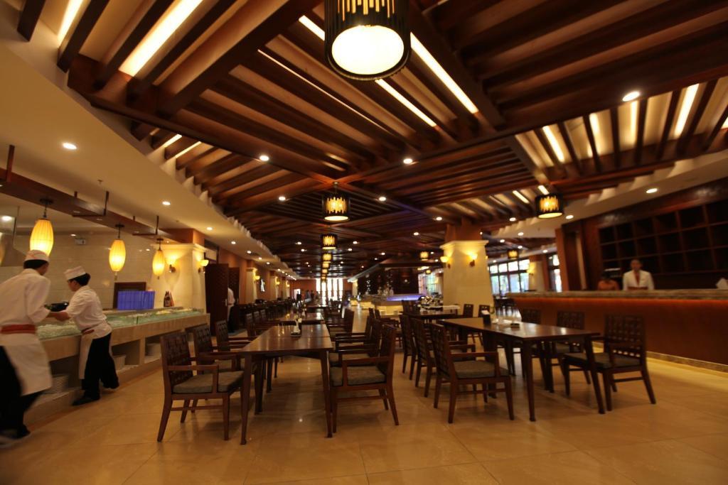 Ramada Plaza Xishuangbanna Hotel Bagian luar foto