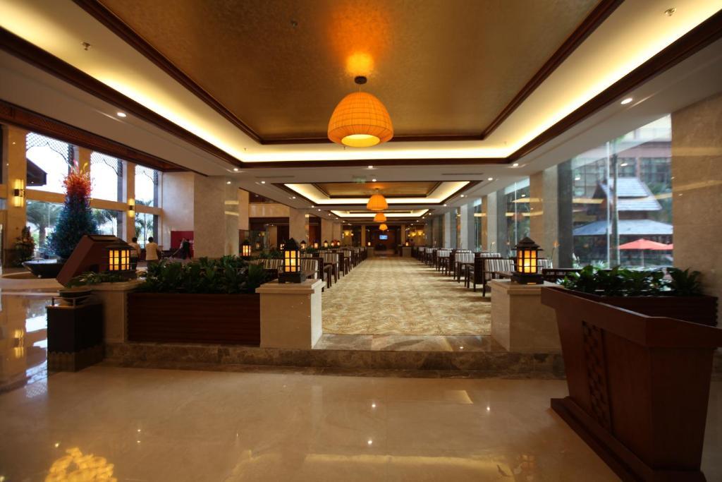Ramada Plaza Xishuangbanna Hotel Bagian luar foto