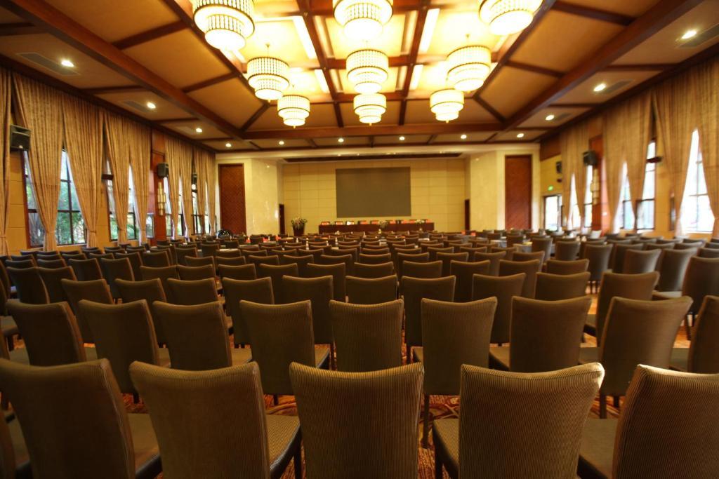 Ramada Plaza Xishuangbanna Hotel Bagian luar foto
