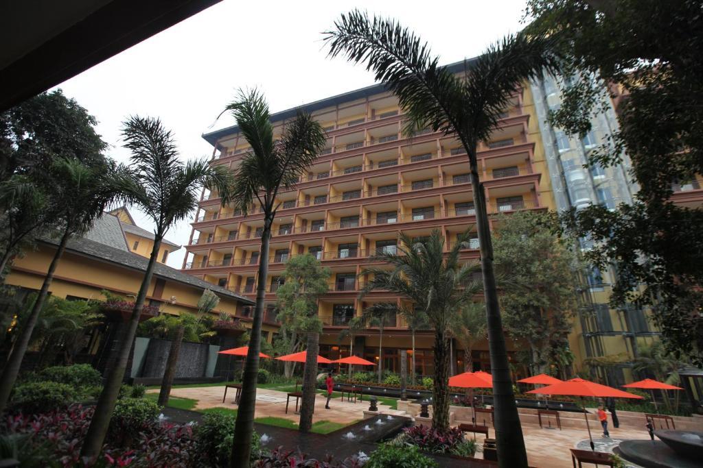 Ramada Plaza Xishuangbanna Hotel Bagian luar foto